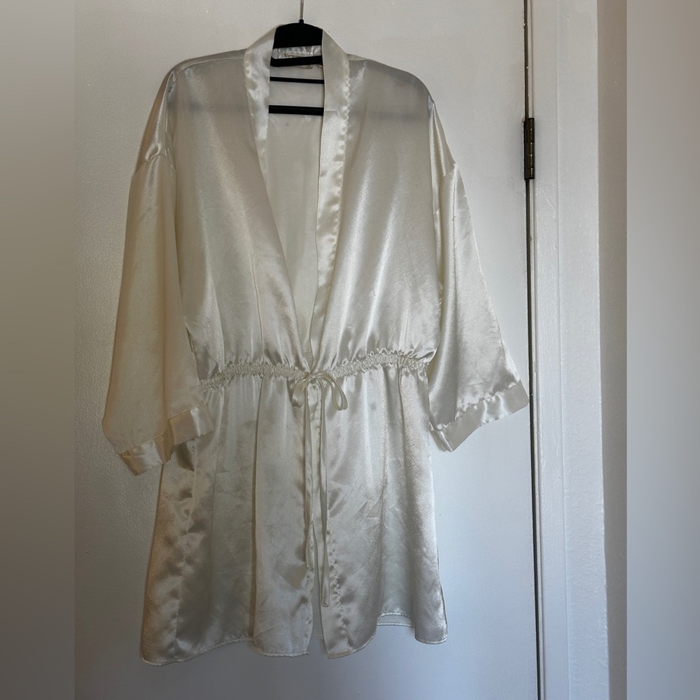 Vintage Victoria’s Secret Robe Small White Satin Gold Label Bridal Wedding 90sVS